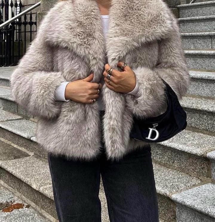 Шуба Zara из искусственного меха