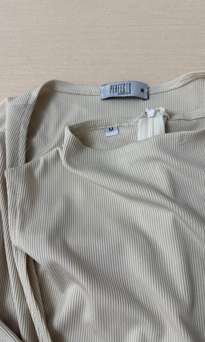 Бежевая двойка: платье + накидка