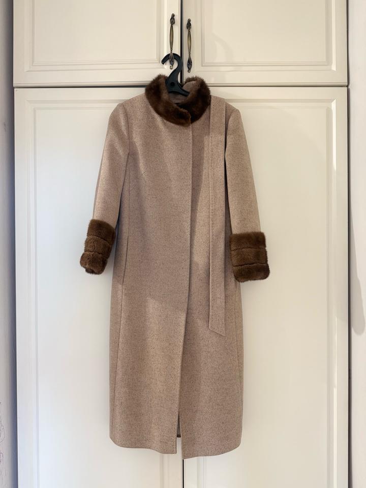 Пальто из натуральной шерсти