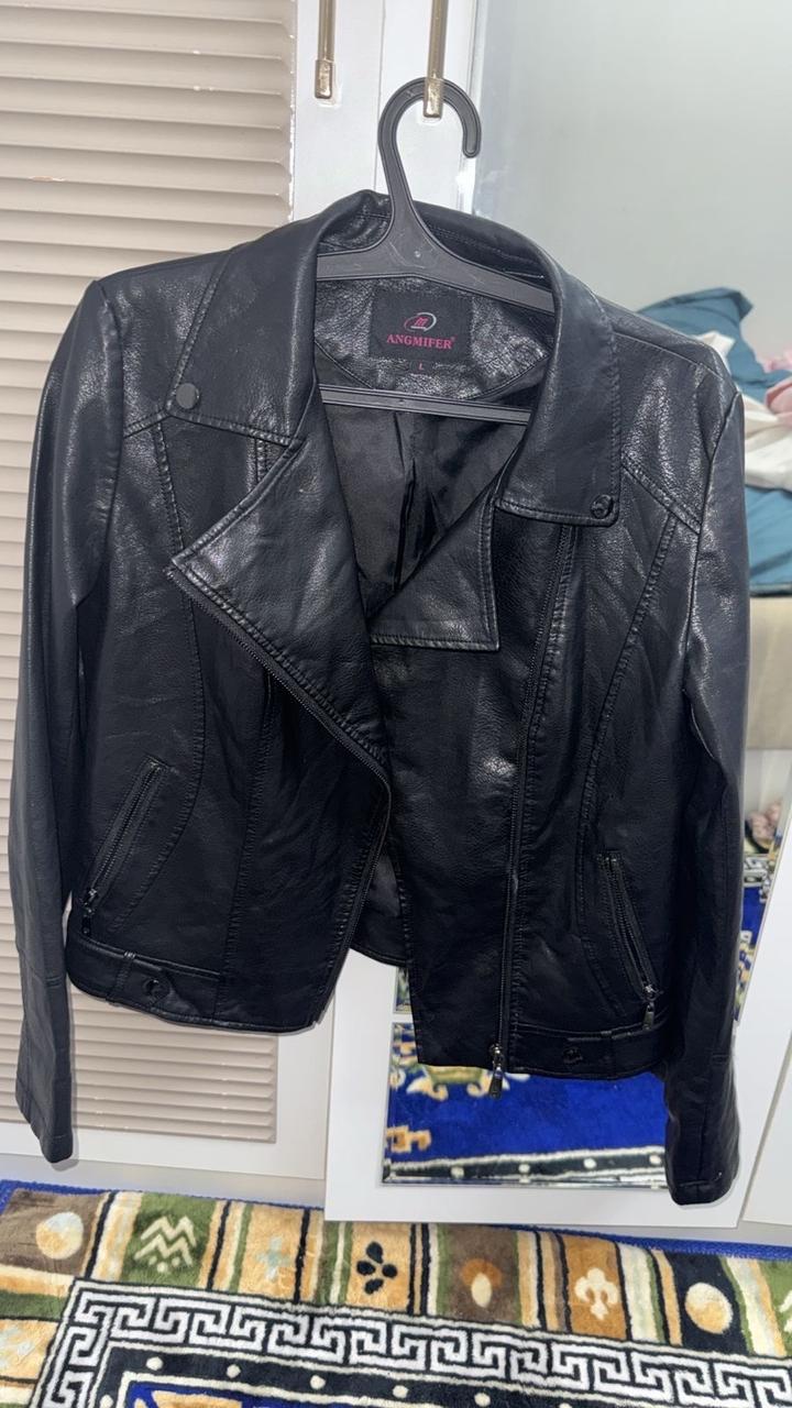 Кожаная куртка женская