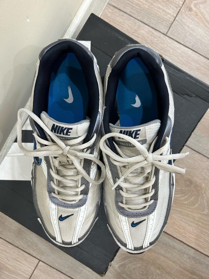 Кроссовки Nike