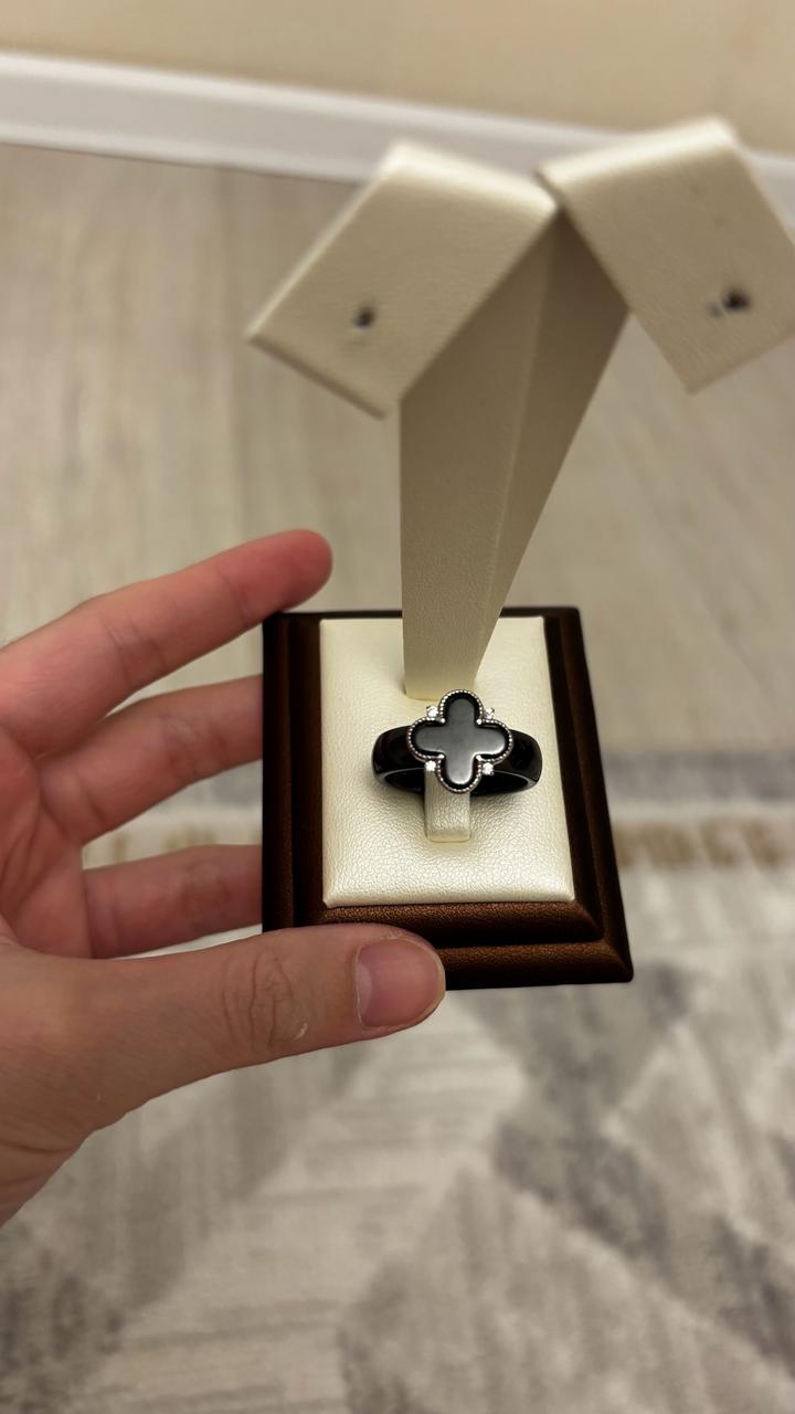Серебряный кольцо от Van Cleef с керамикой 925 проба, 18,5 размер