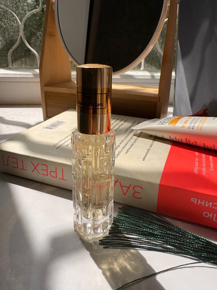 Парфюмерная вода Yves Saint Laurent Black Opium оригинал 10 мл