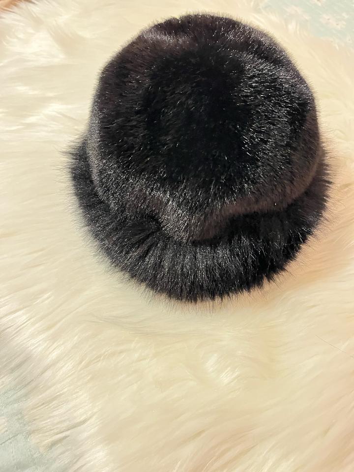 Шапка с мехом 🖤