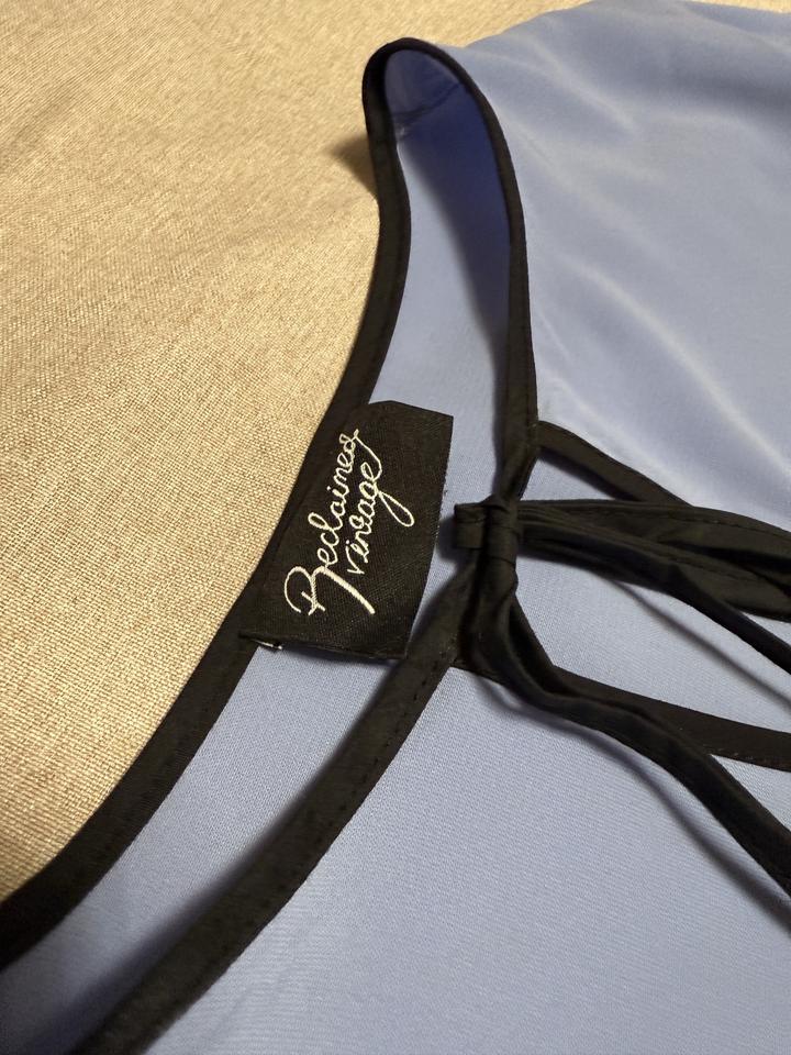 Фиалковое платье Reclaimed vintage