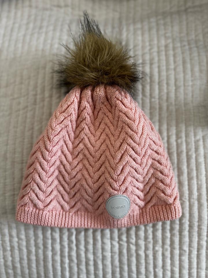 Розовая шапка Reima 4-6 лет