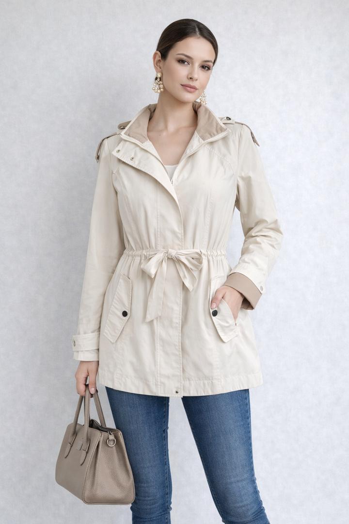 Куртка демисезонная с скрытым капюшоном — стиль и комфорт