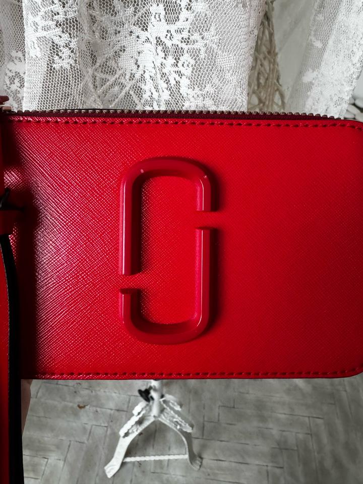 Сумка Marc Jacobs Snapshot — statement в красном