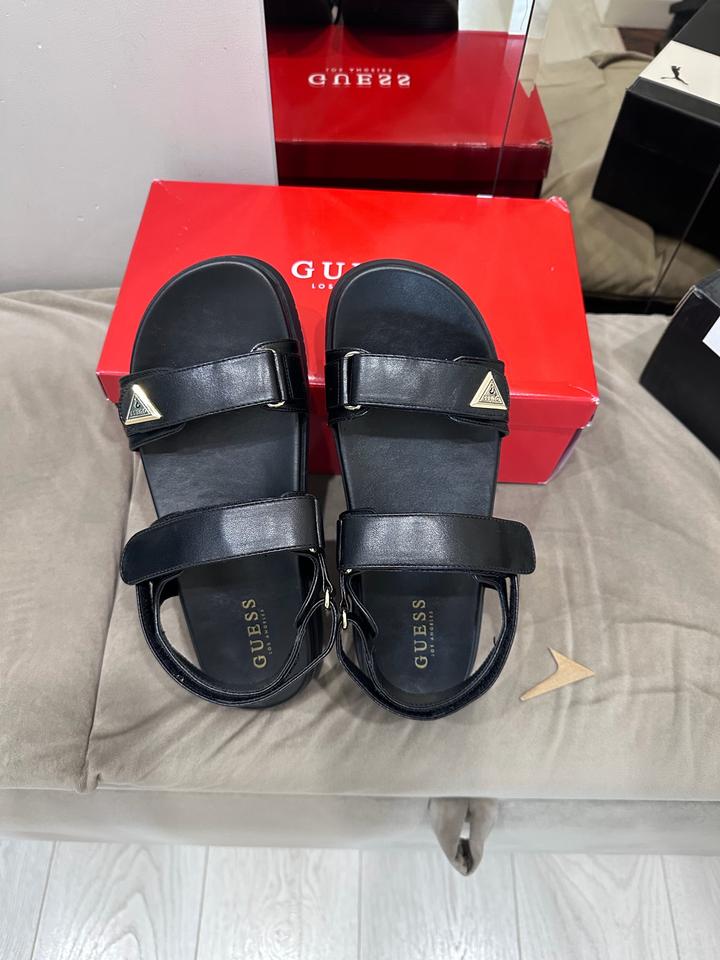 Сандали Guess