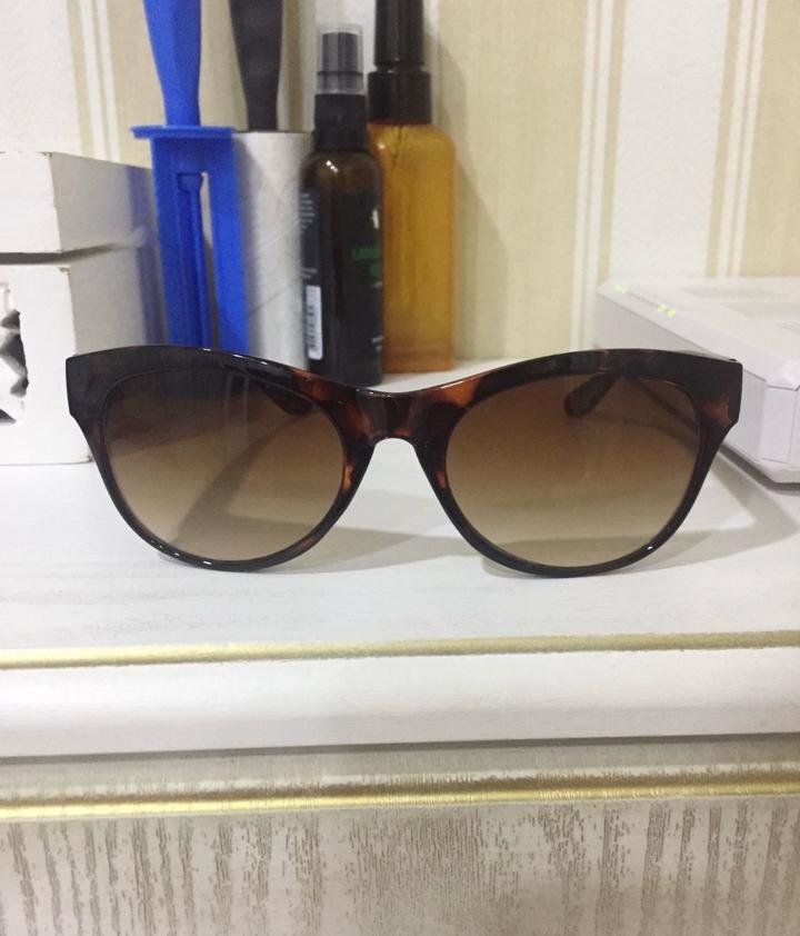 Солнечные очки без чехла