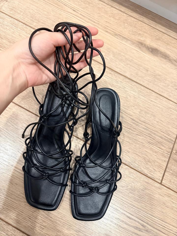 Сандалии Stradivarius