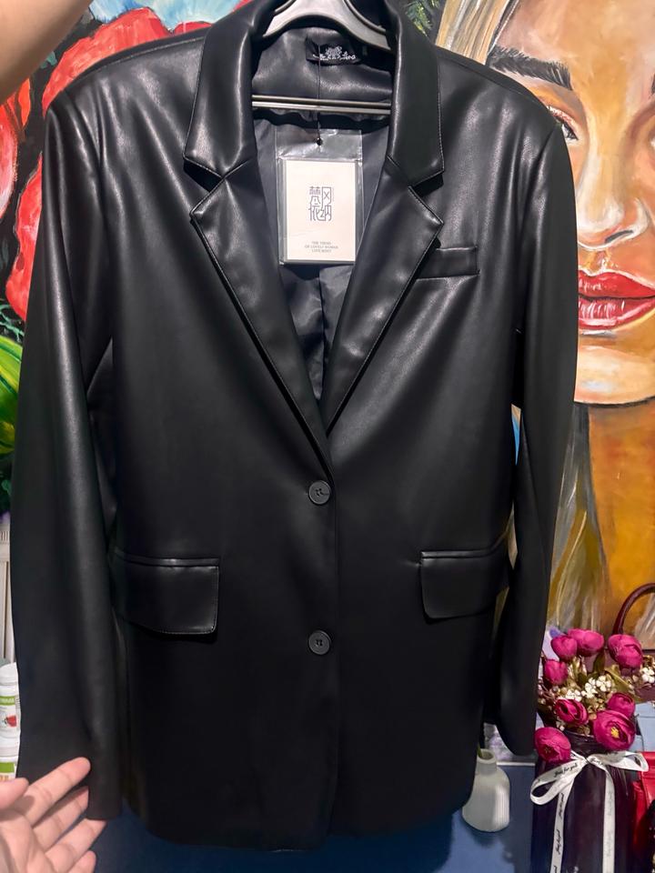 Новый кожаный пиджак