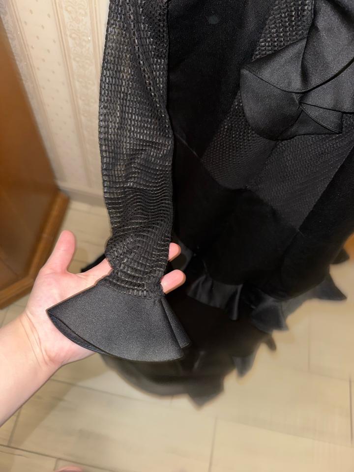 Длинное черное платье
