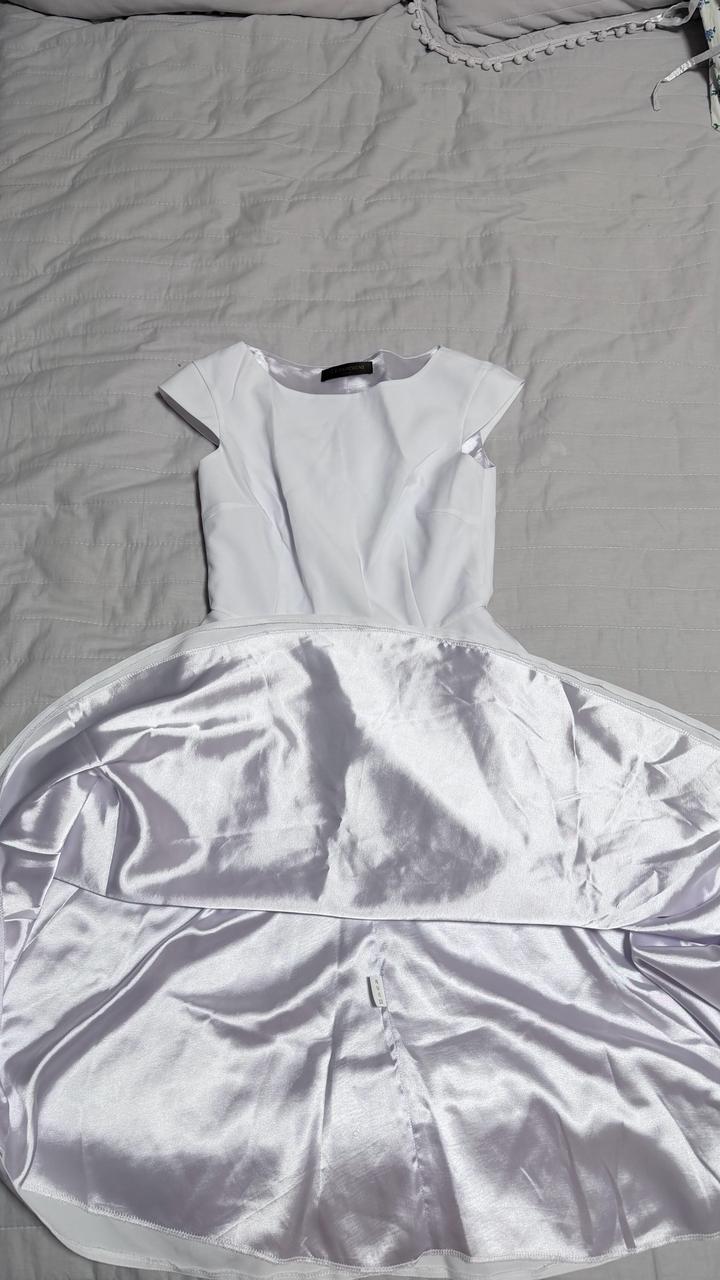 Белое итальянское платье подходит на S и xs