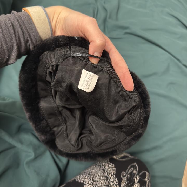 Пушистая шапочка бинни