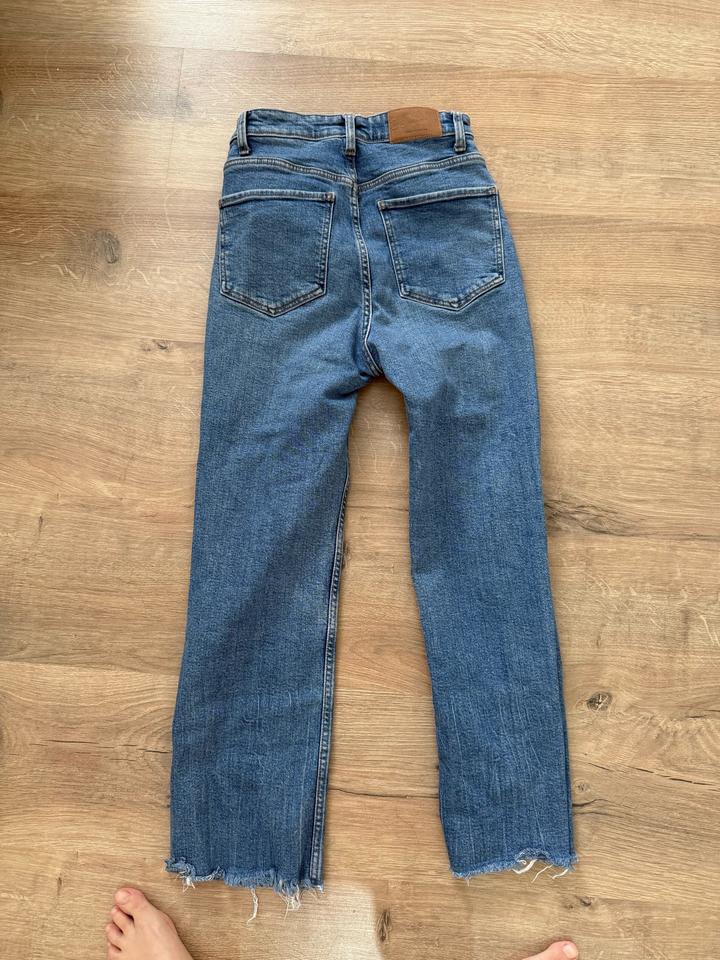 Джинсы Bershka xs