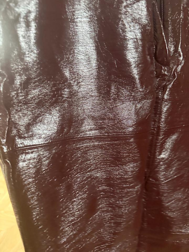 Лаковая юбка Mango