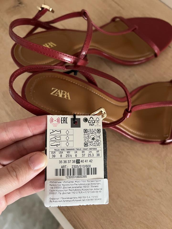 Босоножки Zara