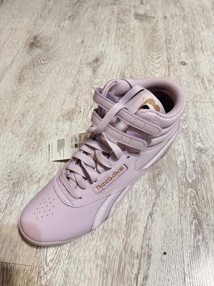 REEBOK новые кроссовки