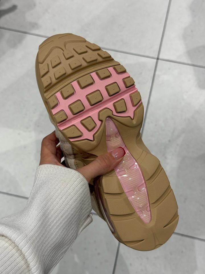 Кроссовки Nike