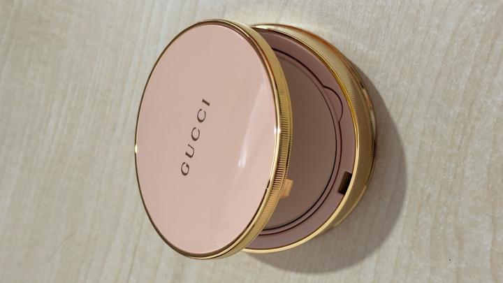 Gucci пудра