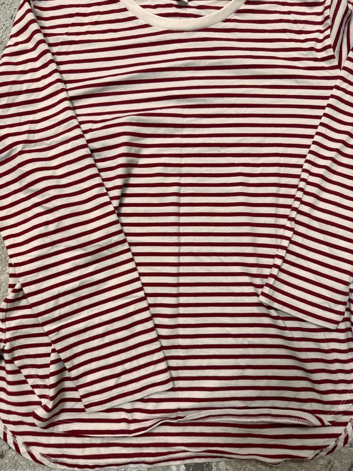 Два лонгслива UNIQLO