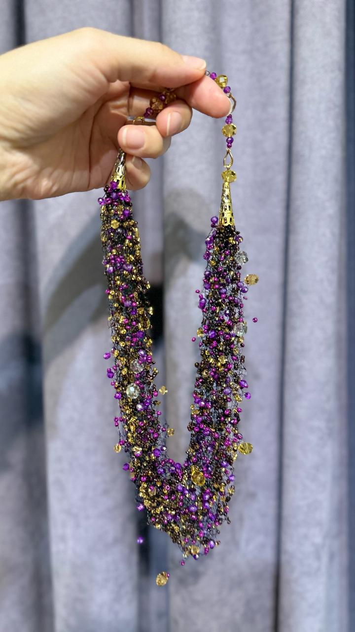 Колье из кристаллы и бисера ручной работы цвет аметист