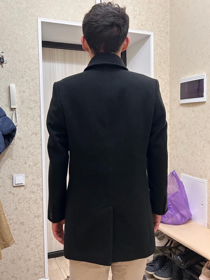 Pablo Zanetti, классическое черное пальто средней длины с отложным воротником