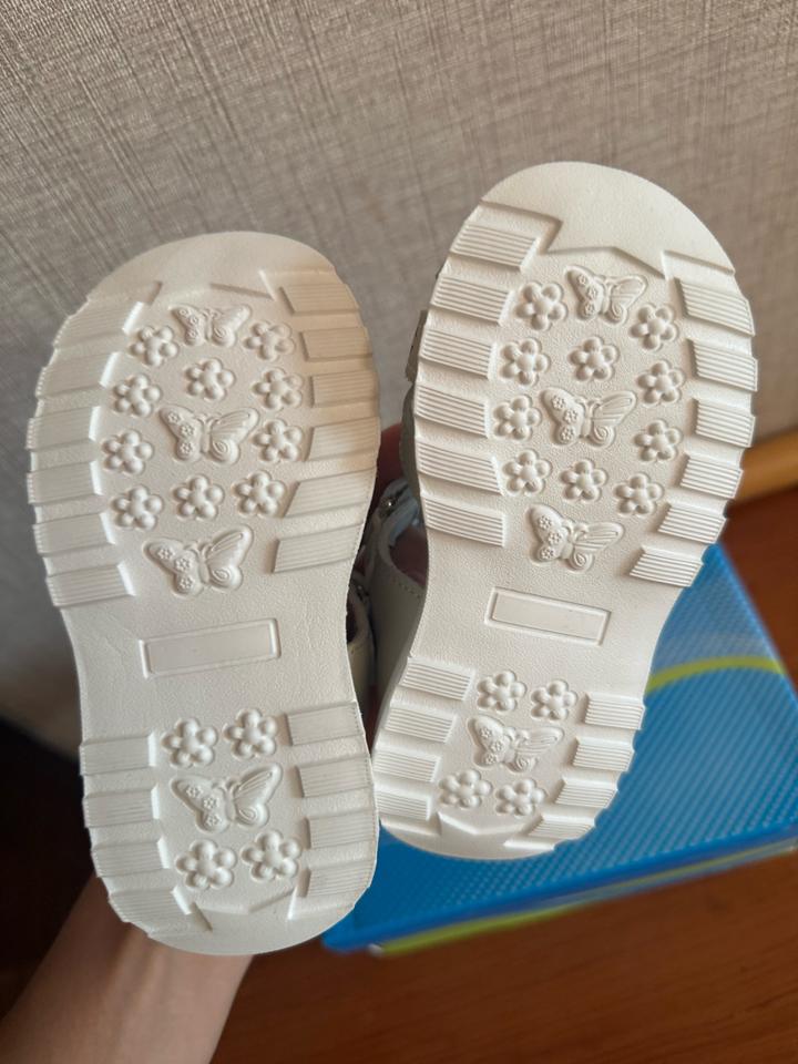 Босоножки детские новый