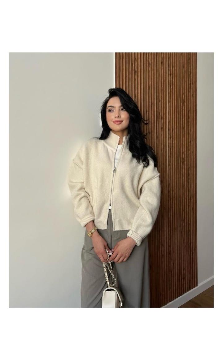 Кофта с замком