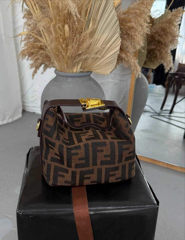 Сумочка Fendi 🤎