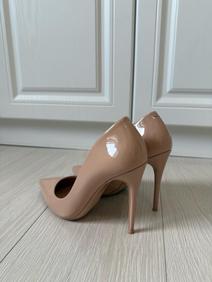 Бежевые туфли ALDO