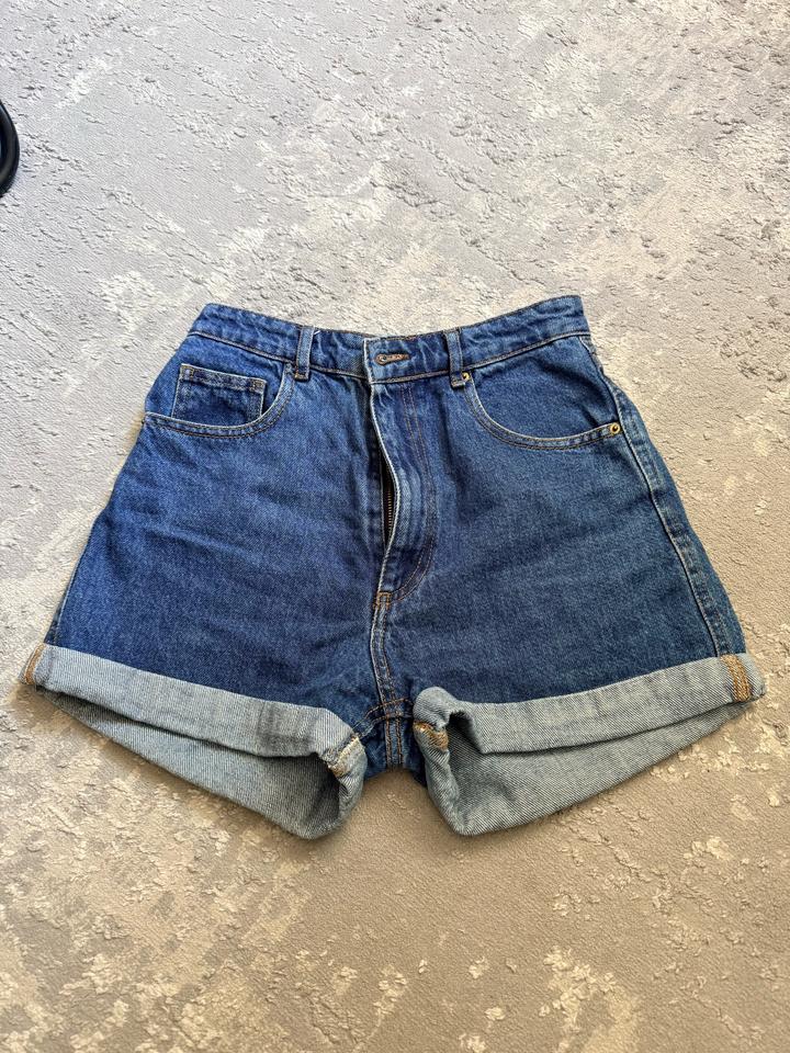 Джинсовые шорты Stradivarius
