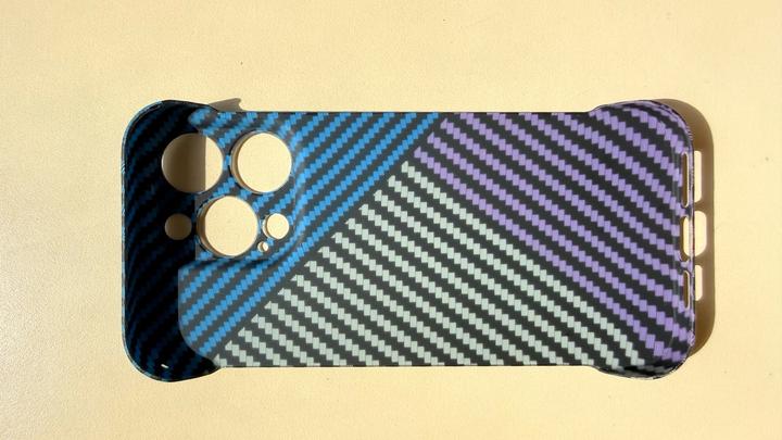 Тонкий Чехол карбон на IPhone 16PRO