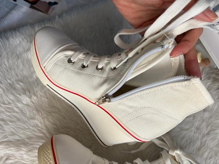 Кеды сникерсы на танкетке