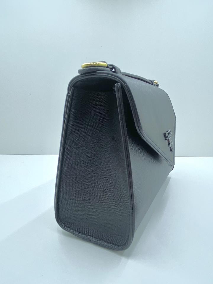 Prada монохром