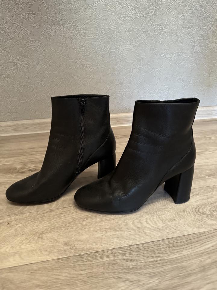 кожаные ботильоны от Unisa