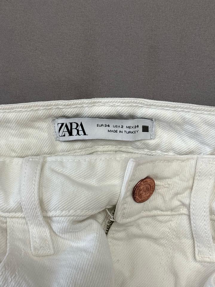 белые джинсы ZARA