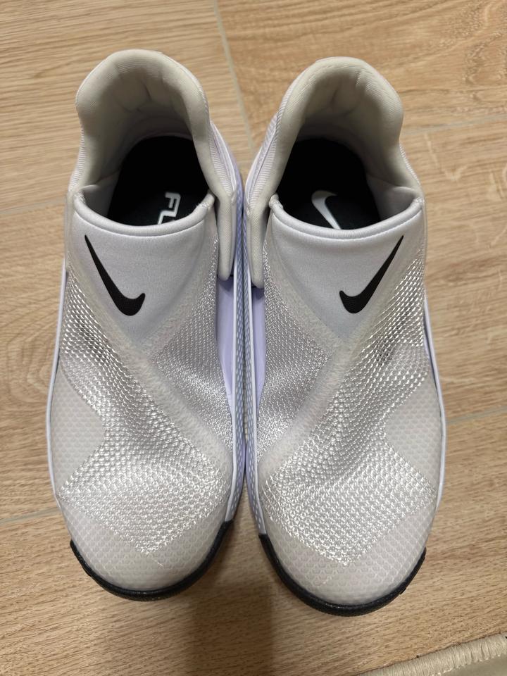 Nike кроссовки