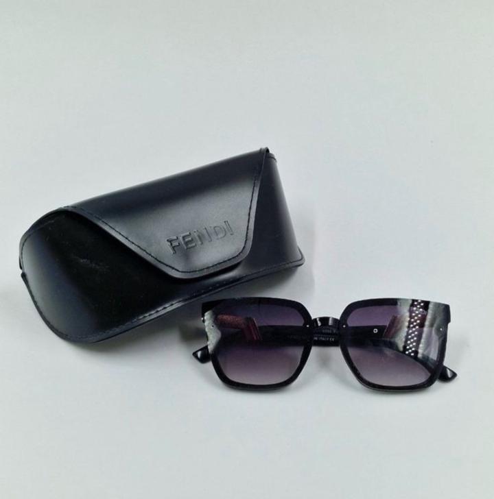 Очки от Fendi