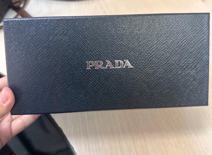 Prada очки оригинал