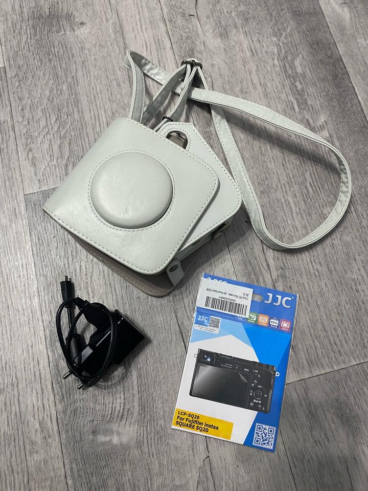 Fujifilm Instax Square 20, фотоаппарат