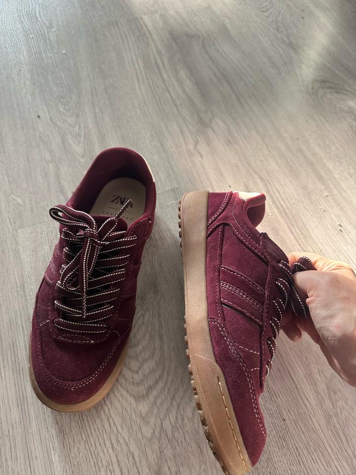 Новые кроссовки Зара