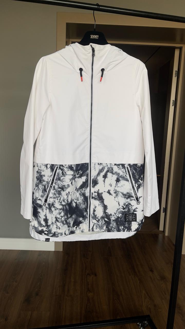 Белая ветровка бренда Termit