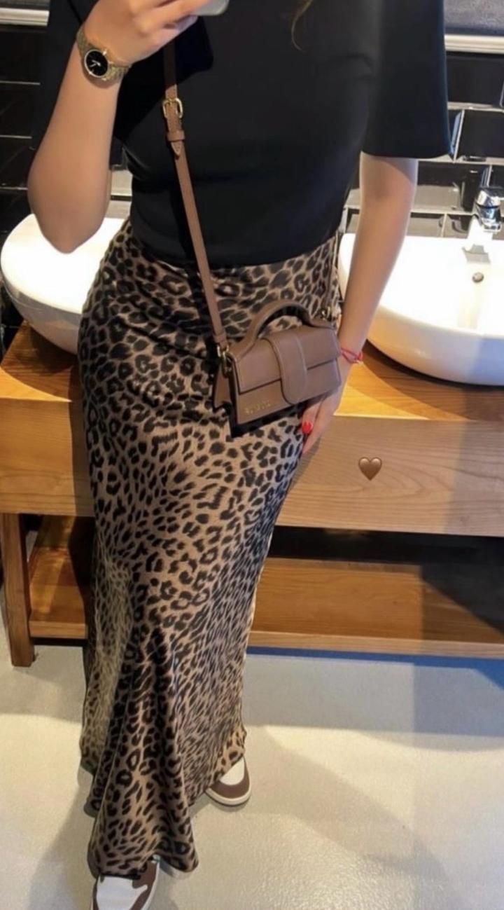 Юбка атласная леопардовая длина макси. Размер:XS-S