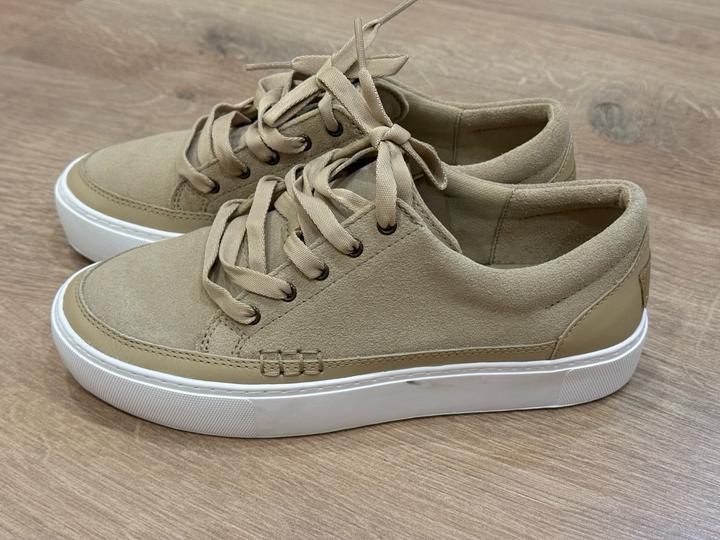 Замшевые кеды UGG