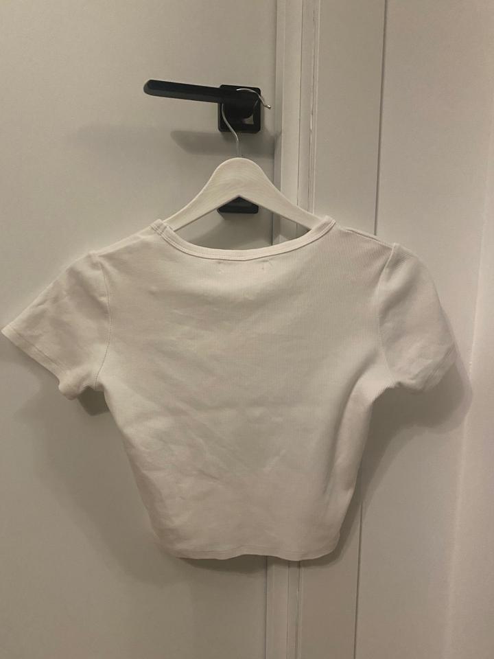 Белая футболка Pull&Bear