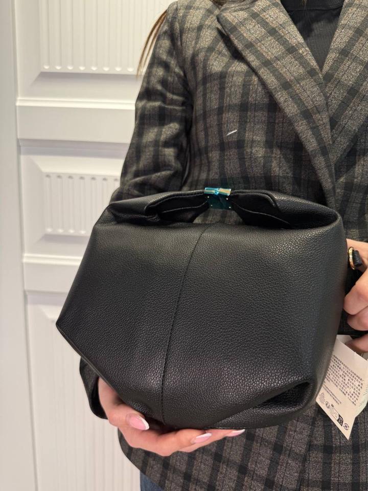 Черная женская сумка Polene