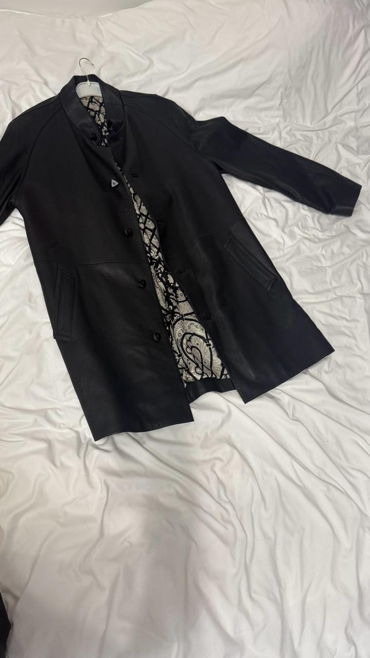 Черный кожаный плащ от Zilli