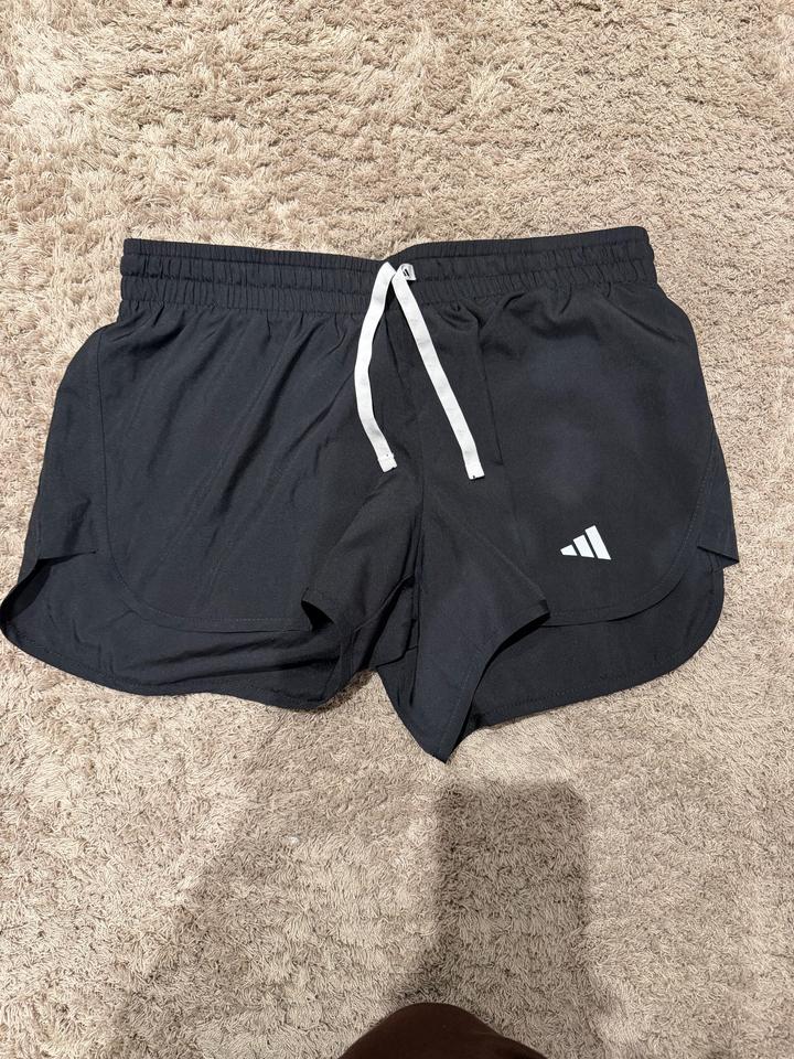 Шорты Adidas, размер S